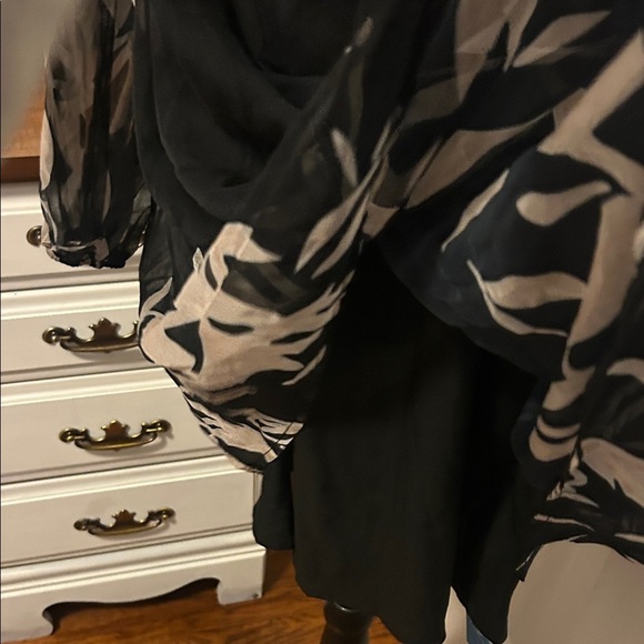 NWT Cupshe Black and Cream Long Sleeve Dress - Picture 8 of 9